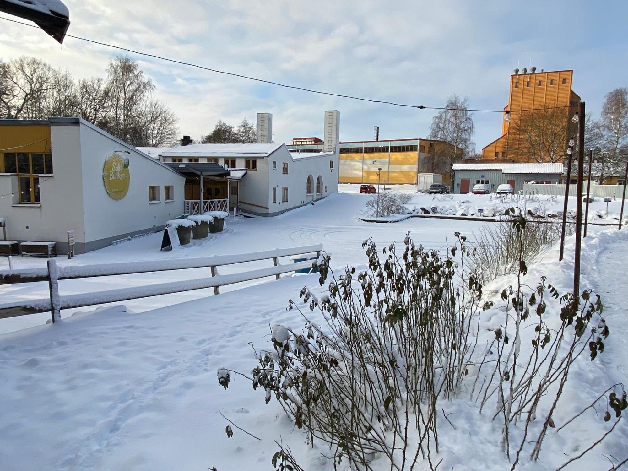 Hotel In Svalsaeter, Kallfors, Jaerna, Stockholm, 5 Min To Golf & 15 Min To Ytterjaerna Concerts Exterior foto